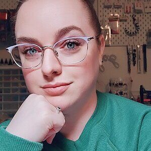 Meet your Posher, Alexis